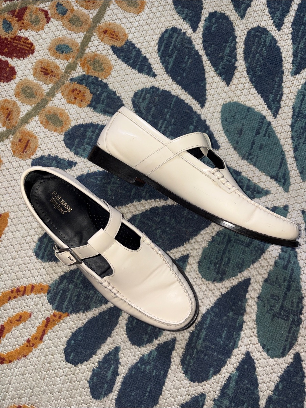 Women's Cream Leather T-Strap Loafers - Classic Style size 10